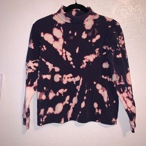 Cherokee Bleach Dye Long Sleeve Turtleneck